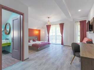 Гостевой дом HAPPY TIMES Бран Двухместный номер с 1 кроватью и собственной ванной комнатой-8